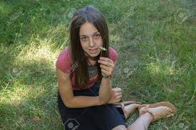 Recherchez parmi des fille 12 ans photos et des images libres de droits sur istock. Tres Belle Jeune Fille De 12 Ans Banque D Images Et Photos Libres De Droits Image 43404822