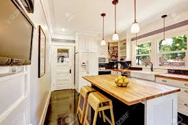 white appliances. kitchen island