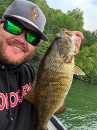 There's nothin like chasin these mountain smallies. They're hard to trick  but that makes it even more rewarding. Crystal clear water and the Smokey  mountains seems almost like heaven to me. @roboworm_official