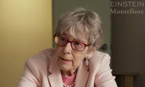 Former professor gives $1 billion to pay for medical students' tuition