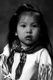 She Looks For News”