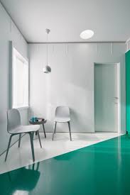 Simon Pendal Transforms North Perth Townhouse With Colour Yellowtrace Focos De Colores Focos Colores