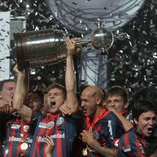 A partir de seis critérios, o globoesporte.com analisou os 32 times para chegar aos favoritos ao título. San Lorenzo Will Papst Libertadores Cup Prasentieren Fussball