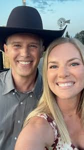 Kathy Robar's Instagram, Twitter & Facebook