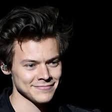 Joni's stern, disappointed face in this photo says it all. Louis is  completely wasted as usual.