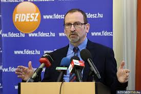 Perel a magyar hang pedofíliával vádolt újságírója, de nem bayer zsolt lesz az megtudtuk azt is, hogy szájer józsef visszavonulása fájdalmas veszteség volt a fidesznek. Szajer Jozsef Szeged Ma