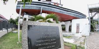 Pukul 7.59 waktu setempat, gempa berkekuatan 9,1 sampai 9,3 skala richter mengguncang dasar provinsi aceh di utara pulau sumatra adalah kawasan terparah yang dilanda tsunami. Hari Ini Dalam Sejarah Gempa Dan Tsunami Aceh 2004 Halaman All Kompas Com