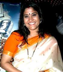 Renuka Shahane Wikipedia Renuka shahane was offered the role of madhuri's elder sister named pooja chaudhary in the recording breaking super hit hum apke hain koun.