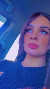 Carolyn Arroyo's Instagram, Twitter & Facebook