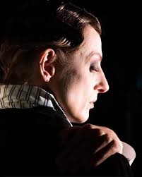 Der seltsame Fall des Dr. Jekyll und Mr. Hyde 🖤 Szenische Lesung nach der  Erzählung von Robert Louis Stevensonam 7. Juni 2025  @duesseldorfer.schauspielhaus Unterhaus »In jedem von uns leben zwei Wesen:  Gut