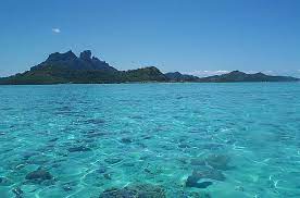 The island of tahiti is divided into two parts: Tahiti And Her Islands Which French Polynesian Paradise Is For You