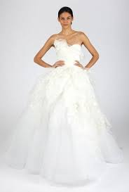 Oscar De La Renta White 44n65 Wedding Dress Size 8 M In 2020 Oscar De La Renta Wedding Dress Discount Designer Wedding Dresses Princess Wedding Gown
