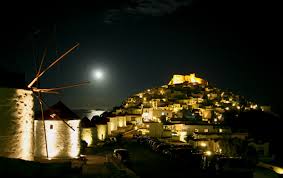 Αστυπάλαια πώς να πάτε τι να δείτε μουσεία και αρχαιολογικοί χώροι ήθη, έθιμα και παραδόσεις παραλίες τι να δοκιμάσετε τι να ψωνίσετε πληροφορίες για. Ta Top 5 Stekia Gia Na Perasete Pswnio Sthn Astypalaia Andro