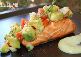Si quieres iniciarte en el marinado de salmón, hoy vamos a empezar por el más básico, ya que se puede hacer salmón marinado de diversas formas y proporcionándole distintos sabores y aromas. 12 Recetas Con Salmon Fresco O Congelado Para Hacer A La Plancha Platos Faciles Deliciosos Y Ricos En Vitamina D Gastronomia Cia