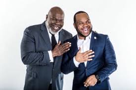 Jakes have inspired and faith to millions of people in the united states and around the world. What T D Jakes Son Said About His New Daytime Hosting Gig That Brought The Mega Pastor To Tears Eew Magazine News From A Faith Based Perspective