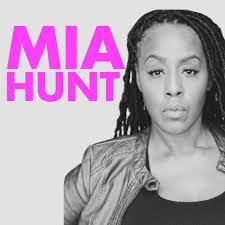 Mia Hunt's Instagram, Twitter & Facebook