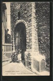Porte De L Ancien Chateau Aubagne Chateau Portes