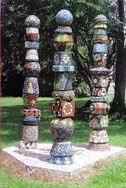 Totem Poles Felicity Wallis Garden Totem Mosaic Garden Yard Art