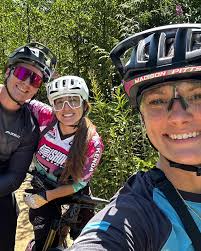 Amazing trip to Bellingham! Spent lots of time riding bikes with some good  humans ❤️ #bellingham #pnw #bikes #washington