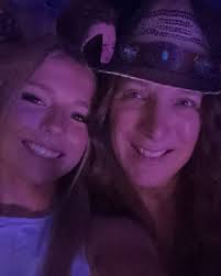 24' was in great company and so excited for more to come I love my people  👯‍♀️👯‍♀️