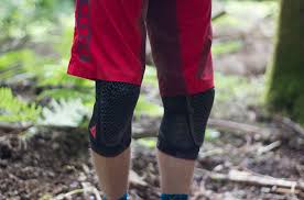 dainese trail skins 2 knee pads off road cc