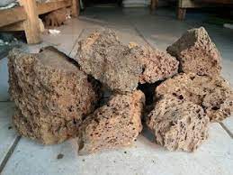 Jenis Batu Aquqscape Lava Rock Berwarma Coklat Dan Berpori Lava Fosil Besi