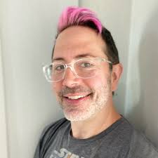 Might be grasping for straws here but who the f*ck is cutting people's hair  in The Last of Us?” That's the question fans of the series can't seem to  stop asking, thanks