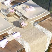 Notre matière première c la toile de jute. Chemin De Table Jute Et Dentelle Dragees Anahita Chemin De Table Mariage Decoration Toile De Jute Decoration De Table Theme Nature