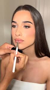 Can anyone recommend a makeup artist specifically in the western suburbs or  surroundings? 😊 TA