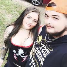 Can I find dolphin swimming in Destin?