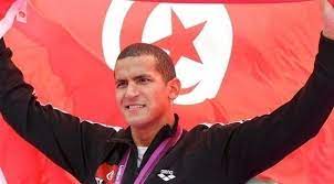 وضعنا السباح التونسي أسامة الملولي الذي اختير أفضل رياضي في دورة الألعاب العربية التي اختتمت أخيراً في الدوحة في حرج بالغ لا نحسد عليه بعد أن حصد بمفرده 15 ذهبية في. Nwn59b Tsj4apm