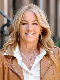 Laura Drago's Instagram, Twitter & Facebook