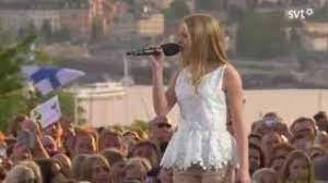 Zara larsson feiert mit freund brian whittaker ihre einjährige liebe © zaralarsson/instagram.com, spoton. Zara Larsson Uncover Gesungen Im Freilichtmuseum Skansen Schwedentipps Se