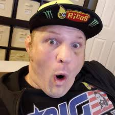 Roy Nelson shaved off his beard (via his Facebook page) : r/MMA