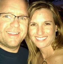 Looking to see if there is anyone that does vehicle vinyl wrapping in Sioux  Falls