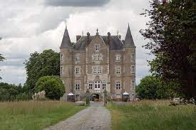 Escape to the chateau diy is a channel 4 documentary series which follows the stories of various british families who are renovating châteaux in france, or looking at ones to purchase. Escape To The Chateau Wikipedia