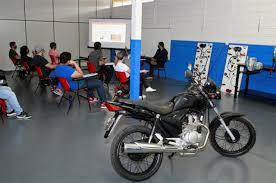 Curso De Mecanica De Motos Oferecido Gratuitamente Pela Prefeitura Tem Alta Procura Portal Da Prefeitura De Uberlandia