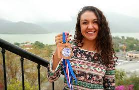She won a gold medal in lightweight single sculls at the 2019 pan american games. Una Mujer Maravilla En El Remo Universidad Autonoma De Nuevo Leon
