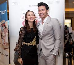 Berikut adalah senarai orang paling kaya forbes malaysia 2021 yang dikeluarkan pada bulan jun 2021 berdasarkan kepada jumlah nilai bersih berdasarkan kepada harga saham dan kadar pertukaran pada penutupan pasaran pada 17 mei 2021 sebagai rujukan. 10 Pasangan Selebriti Paling Berpengaruh Di Malaysia