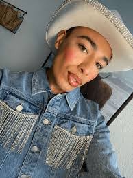 Jennifer Thach's Instagram, Twitter & Facebook