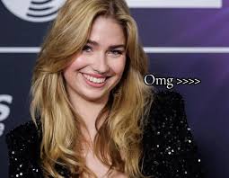 Look Alike Roxy Dekker