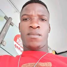 Lapli sou do tòl Sant tè rouge la kap monte Grann kap pare yon bon kafe,sou  3 wòch dife Yon moussa kap bwase pou mang ak zaboka..hmmmm Haiti 🇭🇹 anyen  paka ranplase