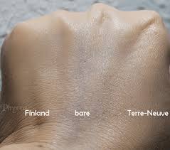 It basically does it all. Nars Pure Radiant Tinted Moisturizer Spf 30 Terre Neuve Finland Review