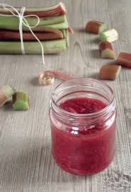 Confiture De Rhubarbe Et Framboises Au Guarana Rhubarb Raspberry Jam With Guarana Confiture Rhubarbe Rhubarbe Recette Macaron