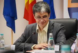 Sună la021 301 33 15 sau. Cine Este Marcel Bolos OrÄdeanul Propus De Pnl Pentru Ministerul Fondurilor Europene Oradea In Direct