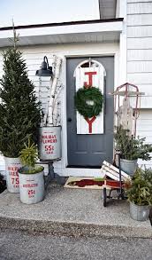 Free for commercial use no attribution required high quality images. 30 Diy Christmas Door Decorations Best Holiday Front Door Ideas