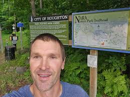 Today's morning run was all about seeing an old place with fresh eyes. In  college, these were the trails by the gym where I would look for the  steepest hills and run