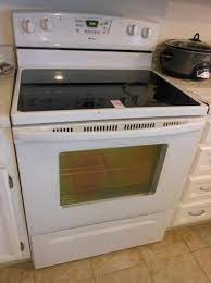 If your glass frigidaire stovetop is broken, the only option is replacement. Amana Glass Top Stove Tim Narhi Auctioneer Associates