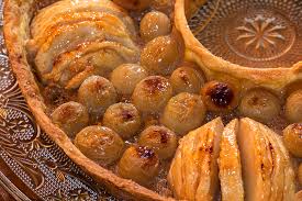 Achetez au mois de septembre, octobre, novembre des fruits qui poussent en redécouvrez la saison du pruneau à travers le calendrier des fruits de saison.le pruneau est une prune séchée. Tarte Couronne Aux Fruits D Automne