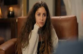 شهد مسلسل حرب اهلية نهاية سعيدة لابطاله خاصة مريم يسرا والتى قررت ان تعيش فى الجونة من اجل ان تكون قريبة من والد كيشو خالد سليم والذى طلب يبدها للزواج، وهى مفارقة سعيدة للطرفين حيث تزوجا فى الحقيقة والمن خلال. Ø¨ÙˆØ§Ø¨Ø© Ø§Ù„Ø£Ù‡Ø±Ø§Ù…